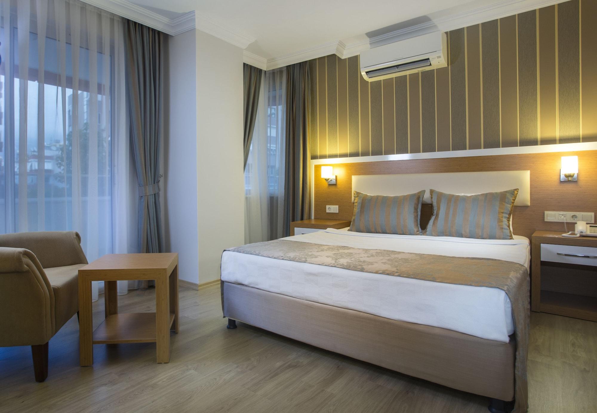 אלאניה Lonicera City Hotel מראה חיצוני תמונה