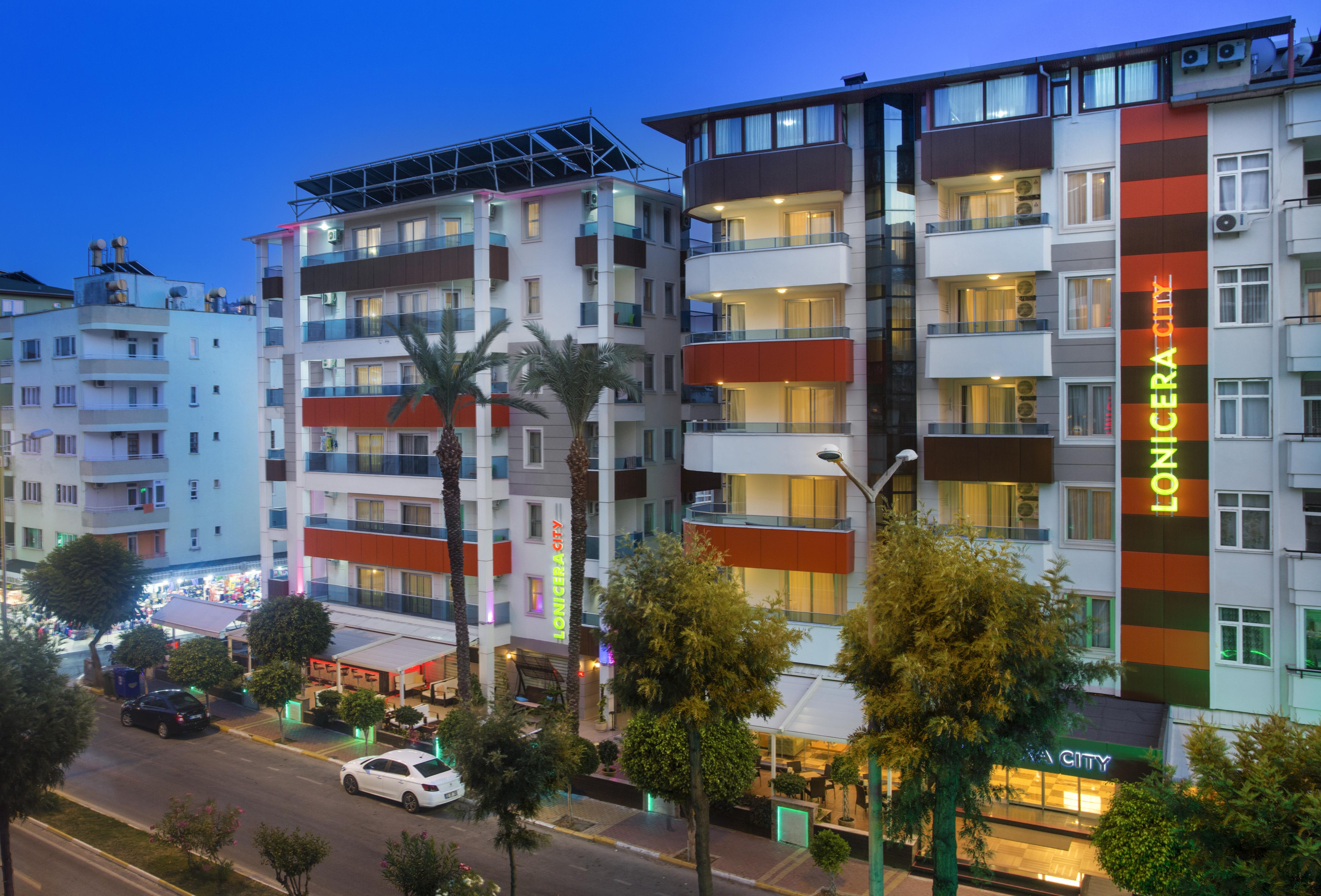 אלאניה Lonicera City Hotel מראה חיצוני תמונה