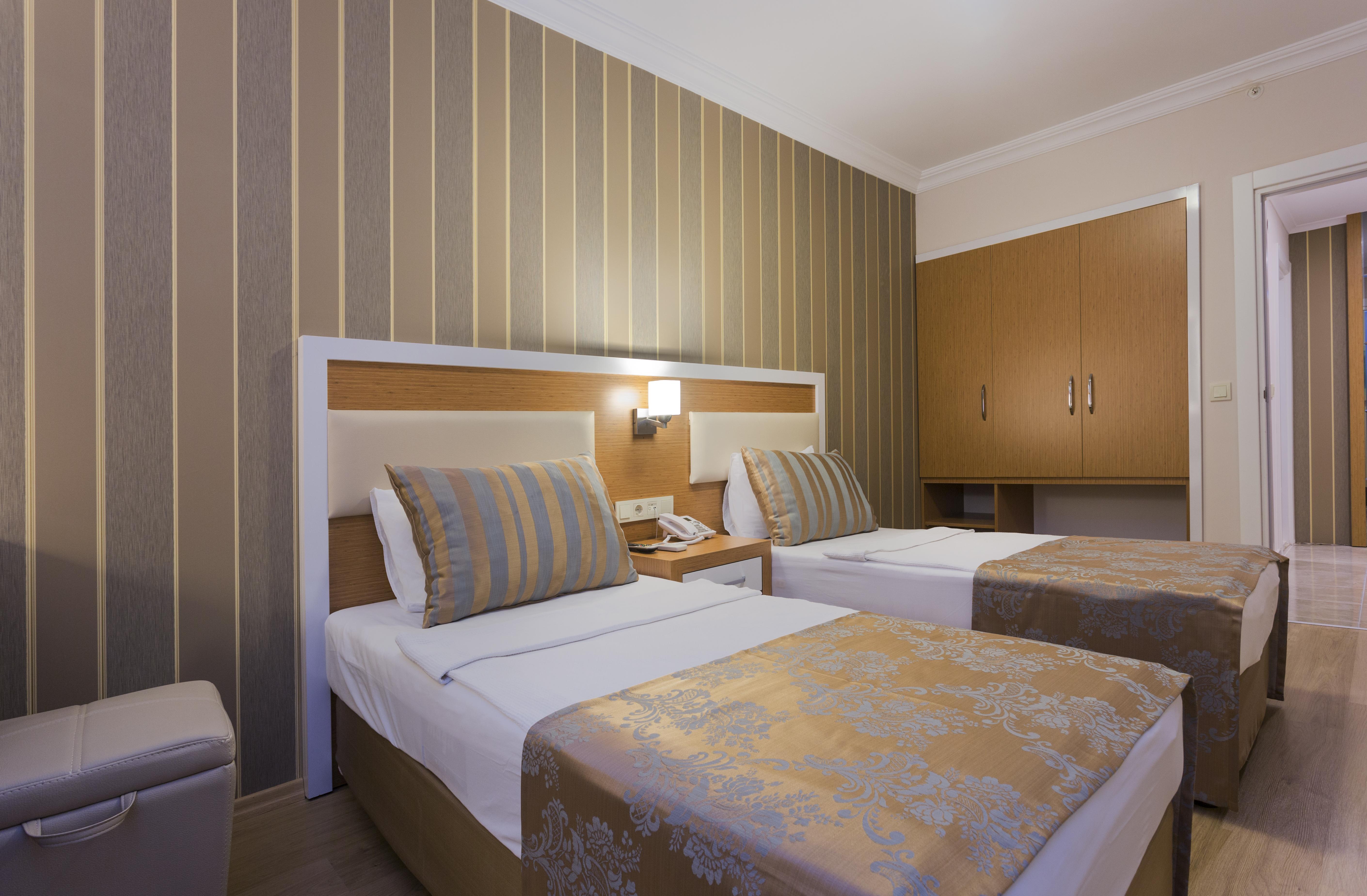 אלאניה Lonicera City Hotel מראה חיצוני תמונה