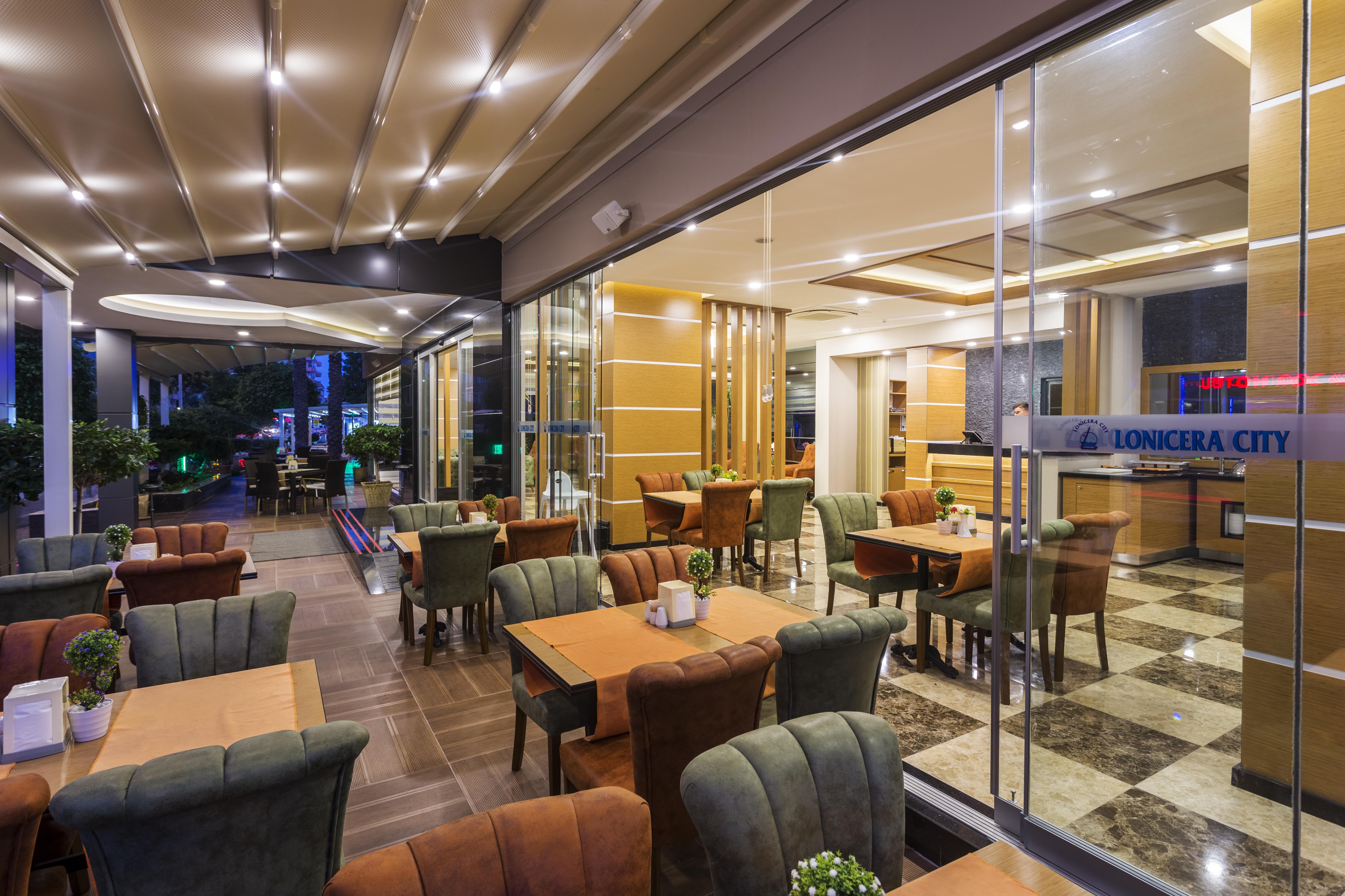 אלאניה Lonicera City Hotel מראה חיצוני תמונה