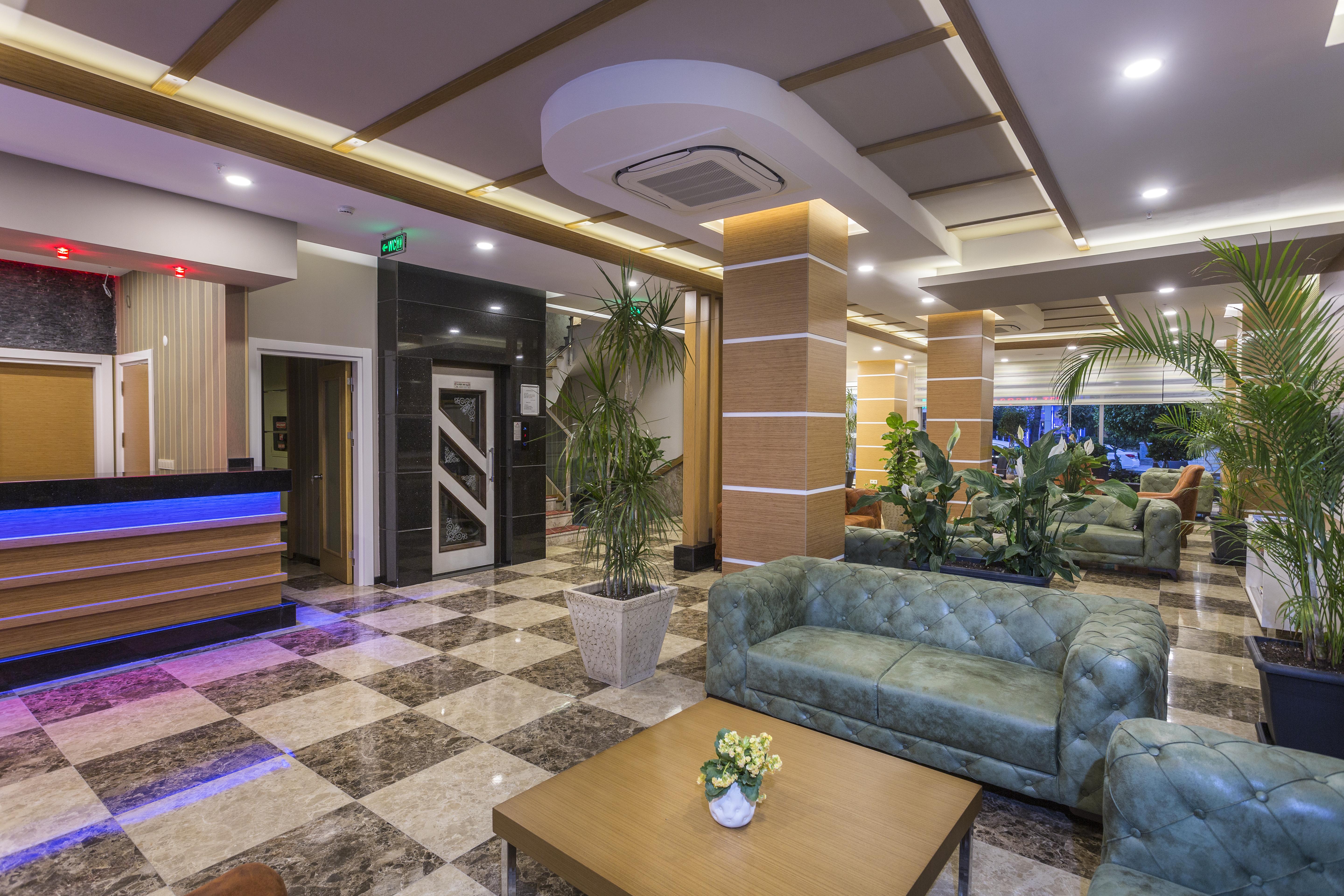 אלאניה Lonicera City Hotel מראה חיצוני תמונה