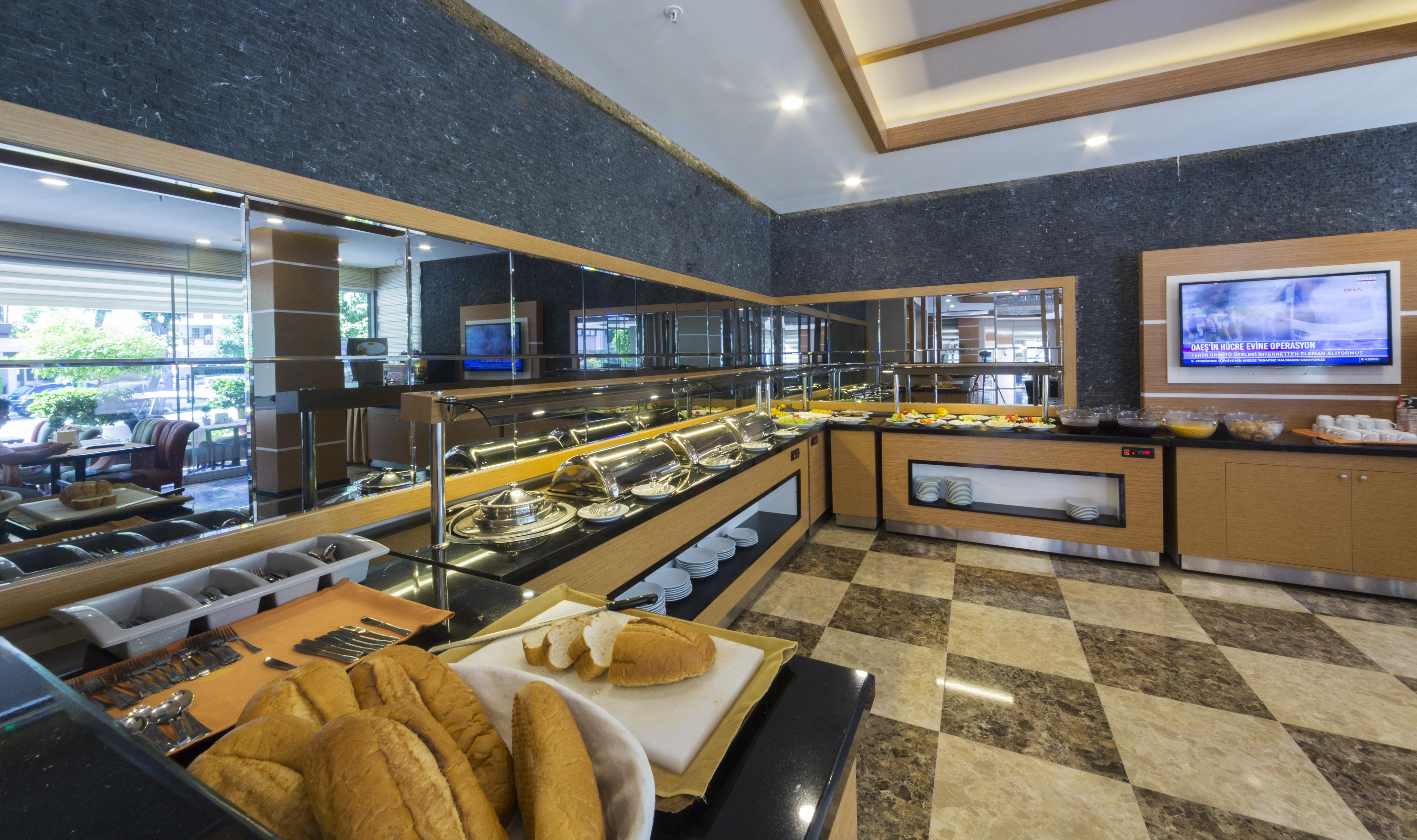 אלאניה Lonicera City Hotel מראה חיצוני תמונה