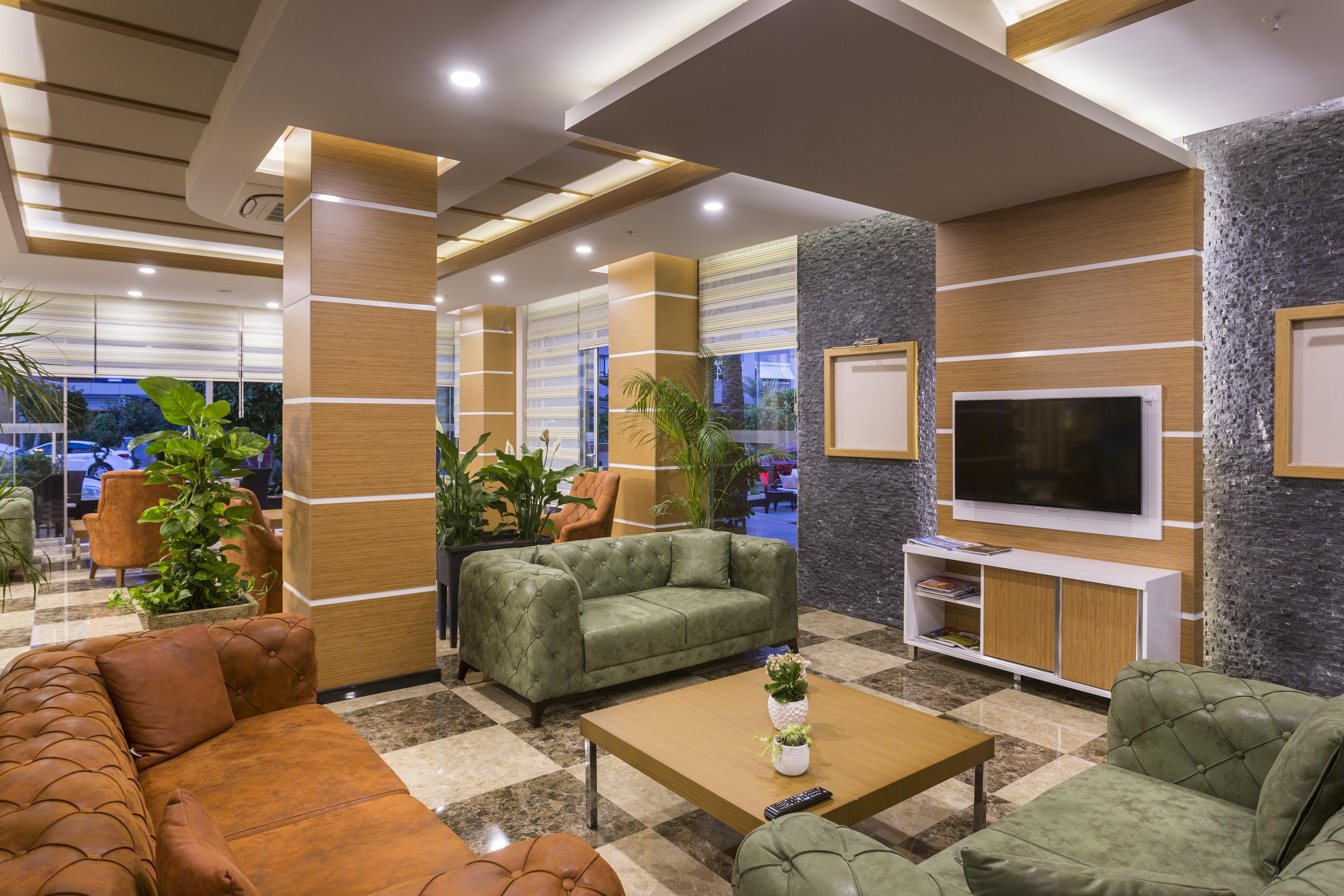 אלאניה Lonicera City Hotel מראה חיצוני תמונה