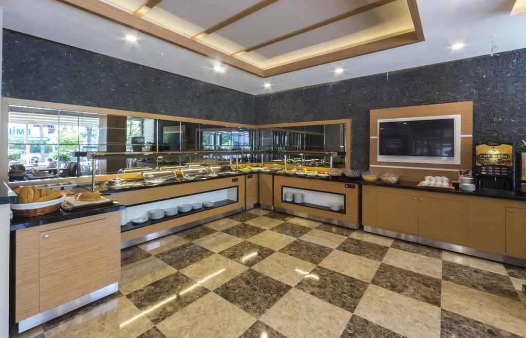 אלאניה Lonicera City Hotel מראה חיצוני תמונה