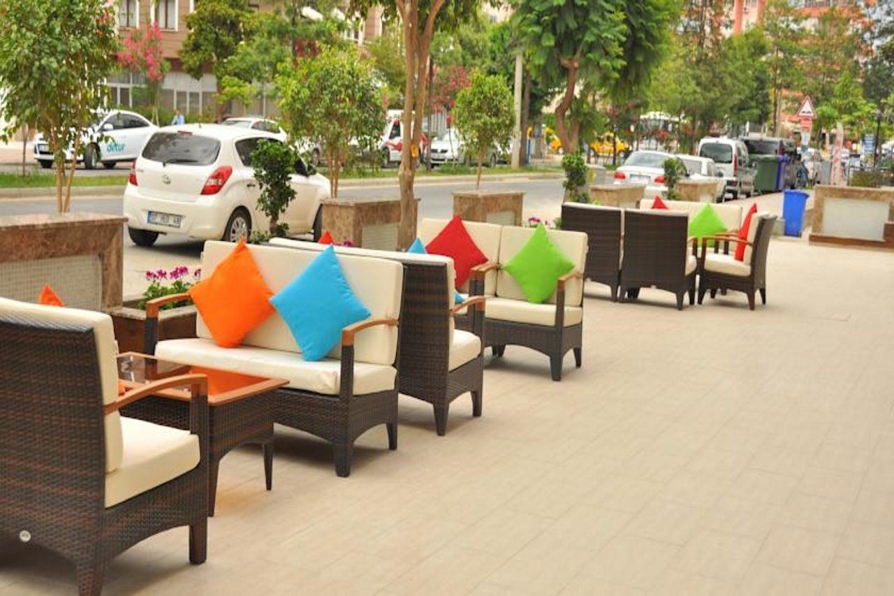 אלאניה Lonicera City Hotel מראה חיצוני תמונה