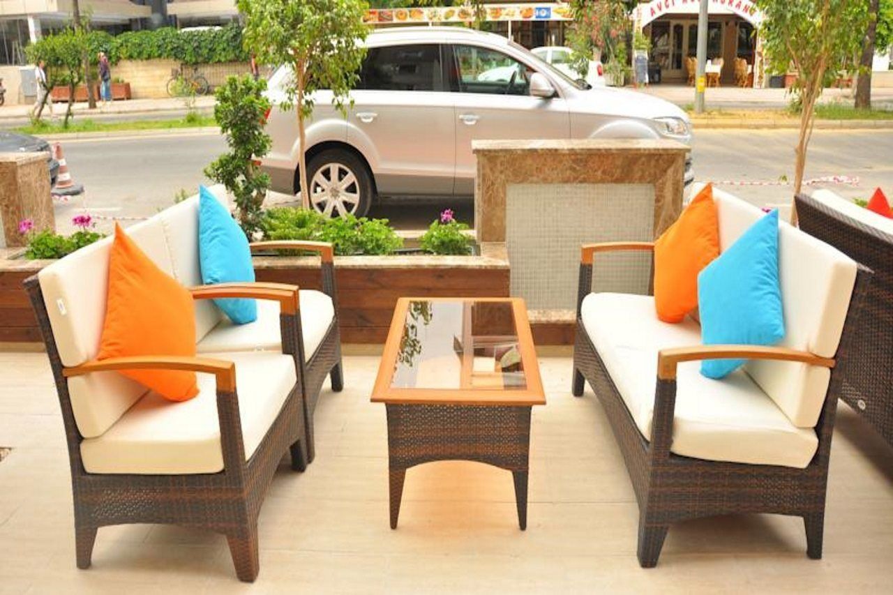 אלאניה Lonicera City Hotel מראה חיצוני תמונה