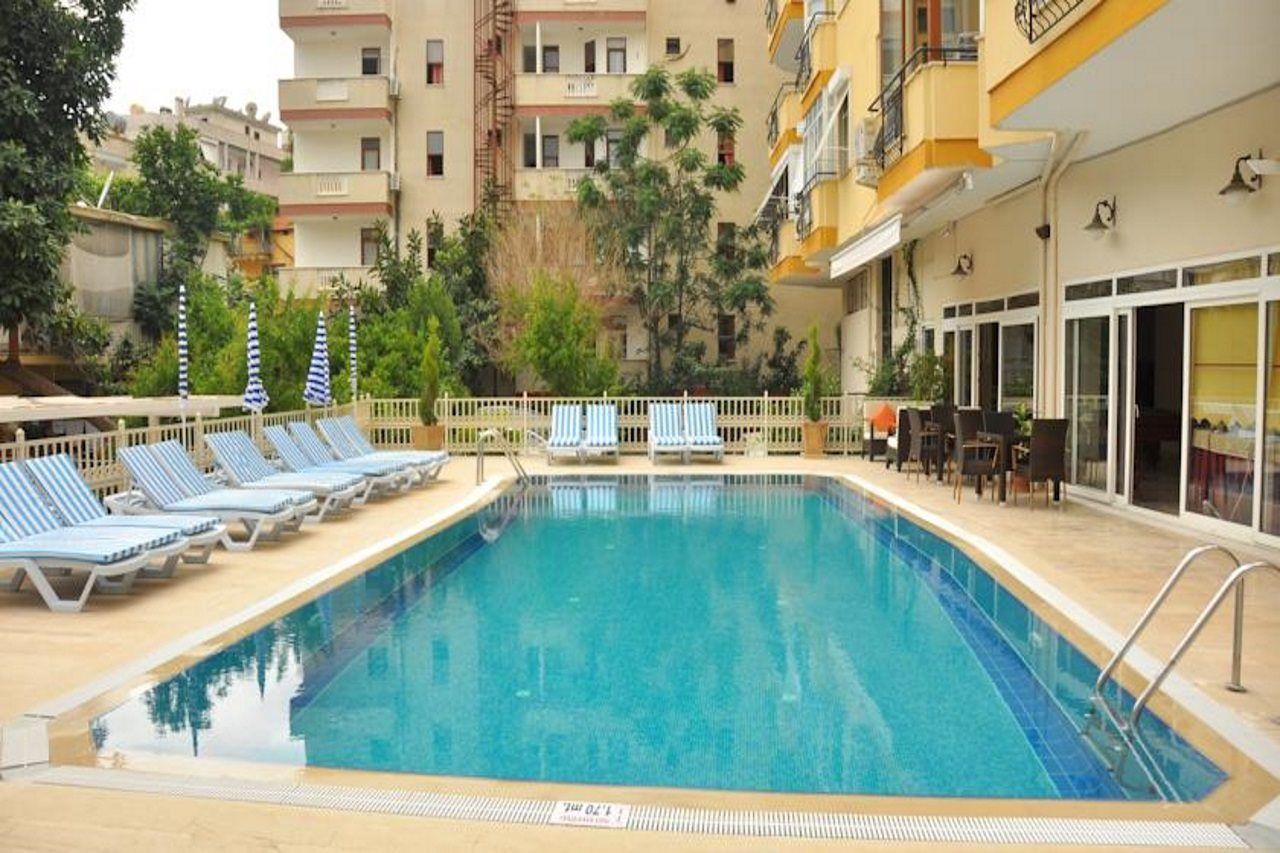אלאניה Lonicera City Hotel מראה חיצוני תמונה