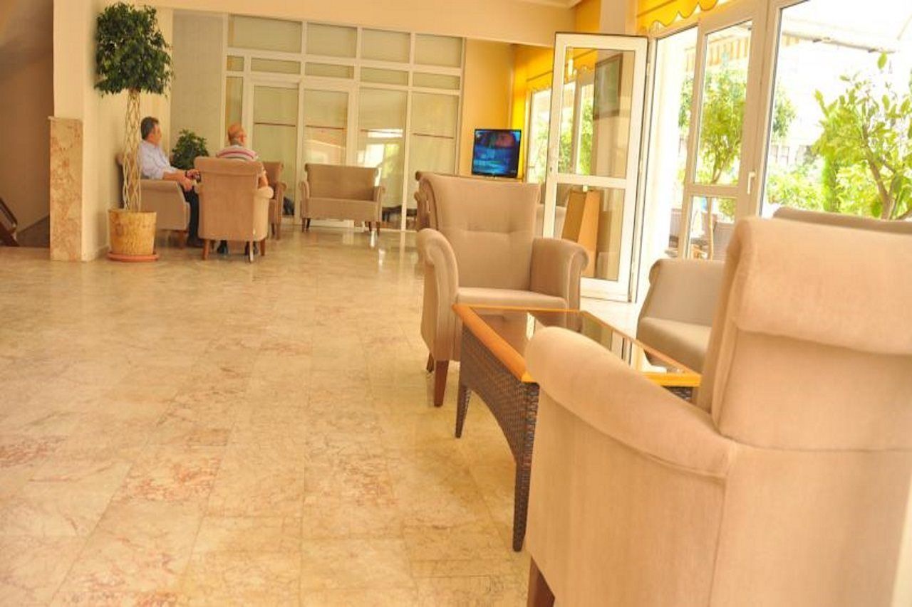 אלאניה Lonicera City Hotel מראה חיצוני תמונה