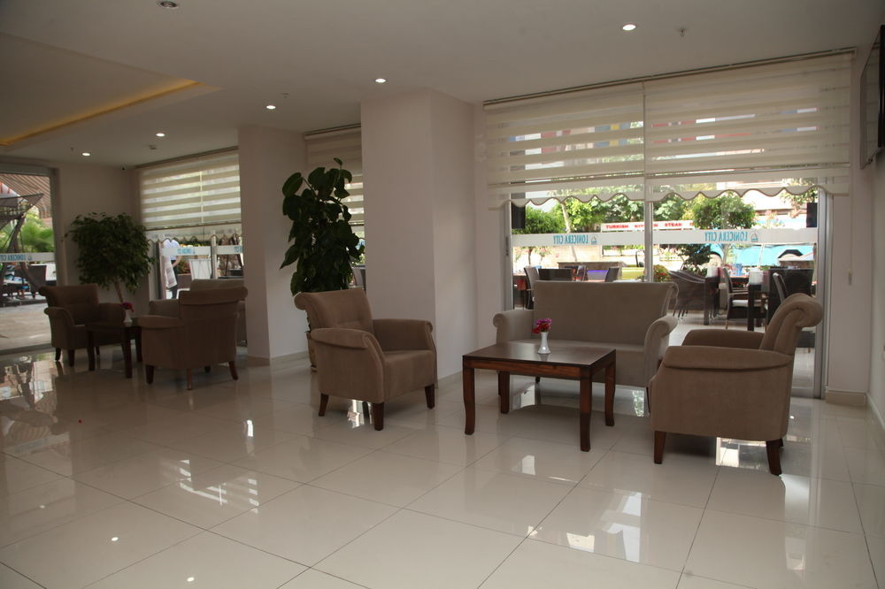 אלאניה Lonicera City Hotel מראה חיצוני תמונה