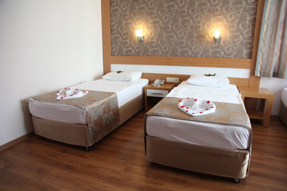 אלאניה Lonicera City Hotel מראה חיצוני תמונה