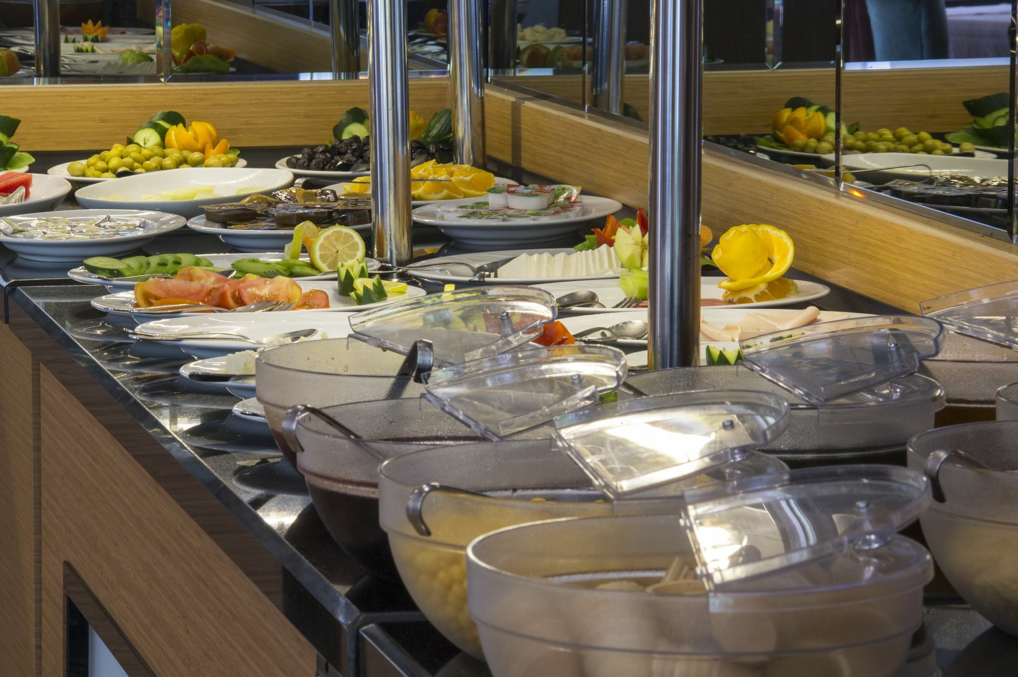 אלאניה Lonicera City Hotel מראה חיצוני תמונה