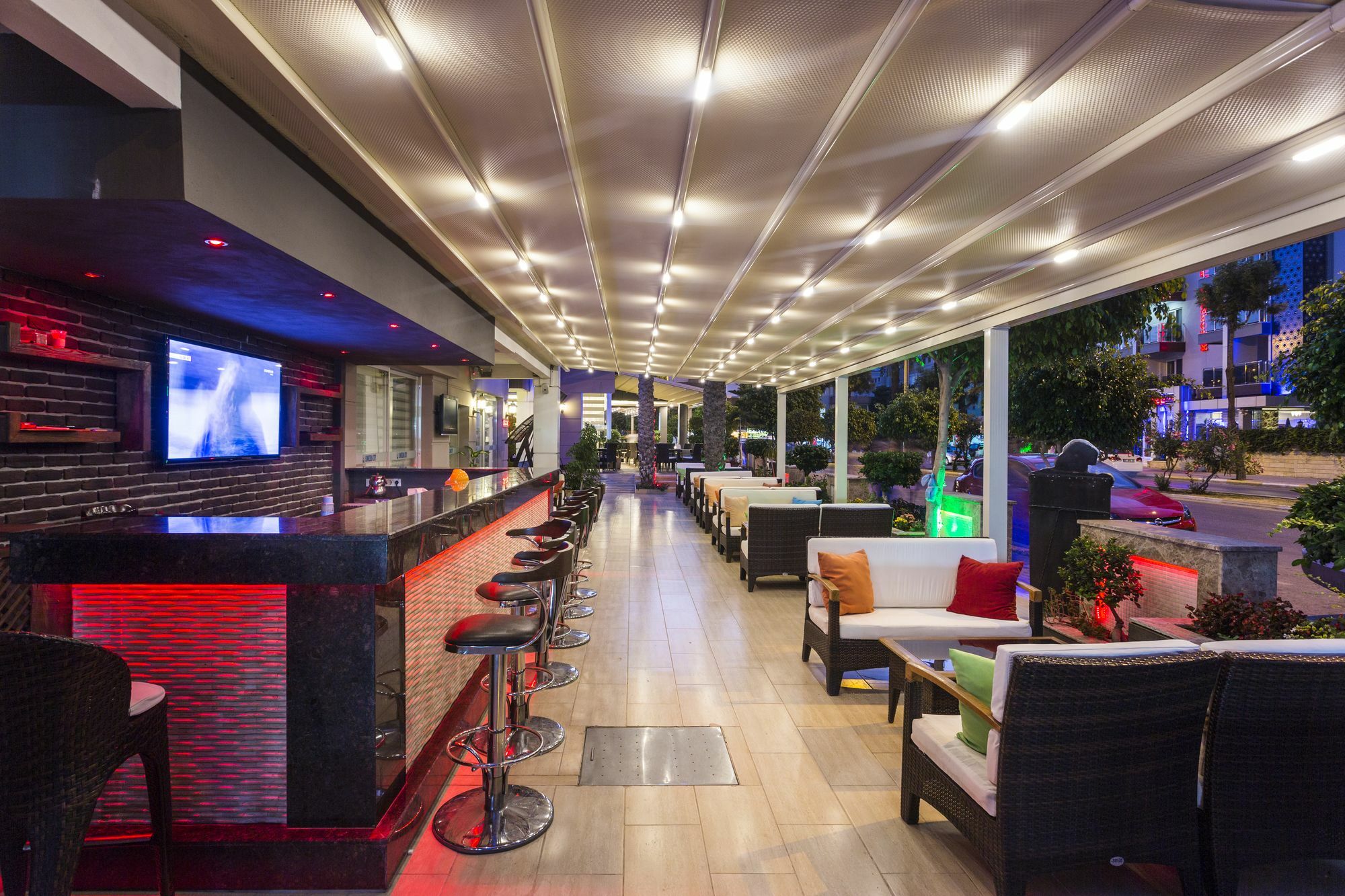 אלאניה Lonicera City Hotel מראה חיצוני תמונה